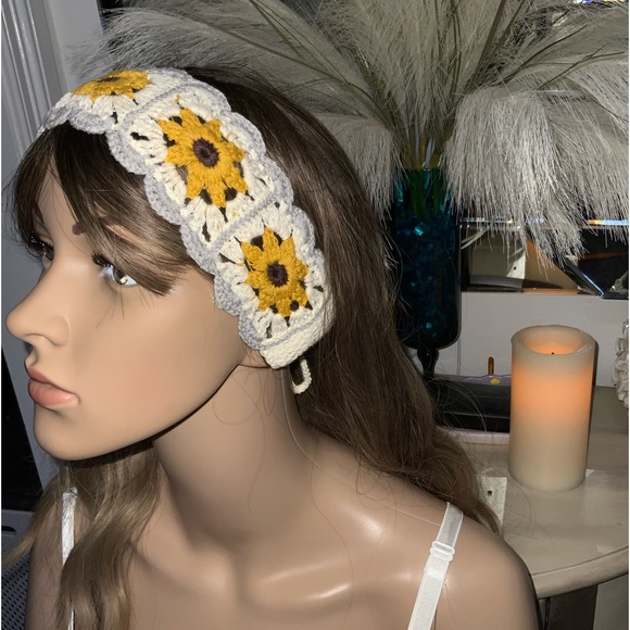 NEW Handmade crochet Headband Old white and Sunflowers, Boho Headband - Picture 3 of 3